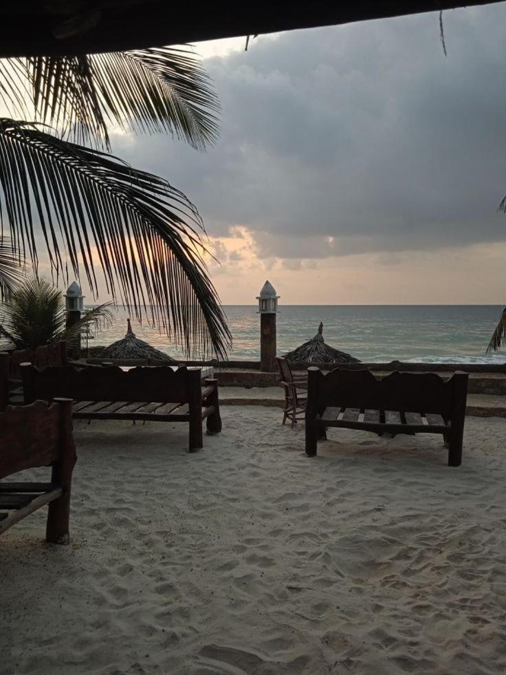 Tiwi Beach Resort & Spa モンバサ エクステリア 写真